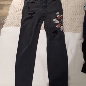 Broded ripped black mid rise jeans